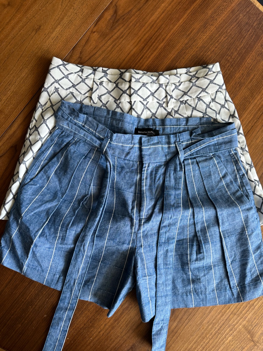 Lot of 2 Banana Republic Size 4 Shorts